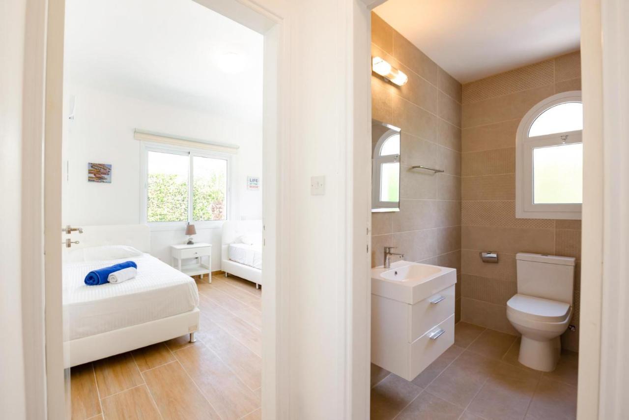Bungalow Mikaella By Ezoria Villas Coral Bay Extérieur photo