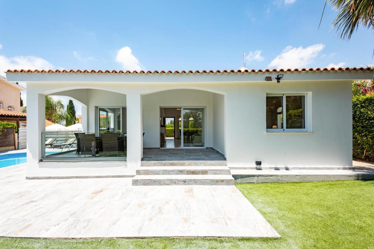 Bungalow Mikaella By Ezoria Villas Coral Bay Extérieur photo
