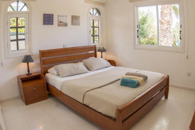 Bungalow Mikaella By Ezoria Villas Coral Bay Extérieur photo