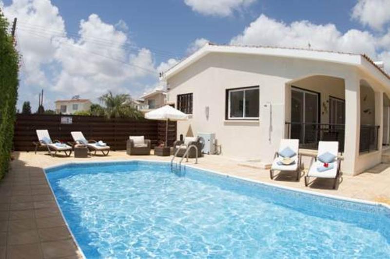 Bungalow Mikaella By Ezoria Villas Coral Bay Extérieur photo